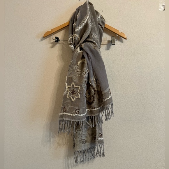 PURSET 100% Wool Beaded Scarf - Picture 1 of 11